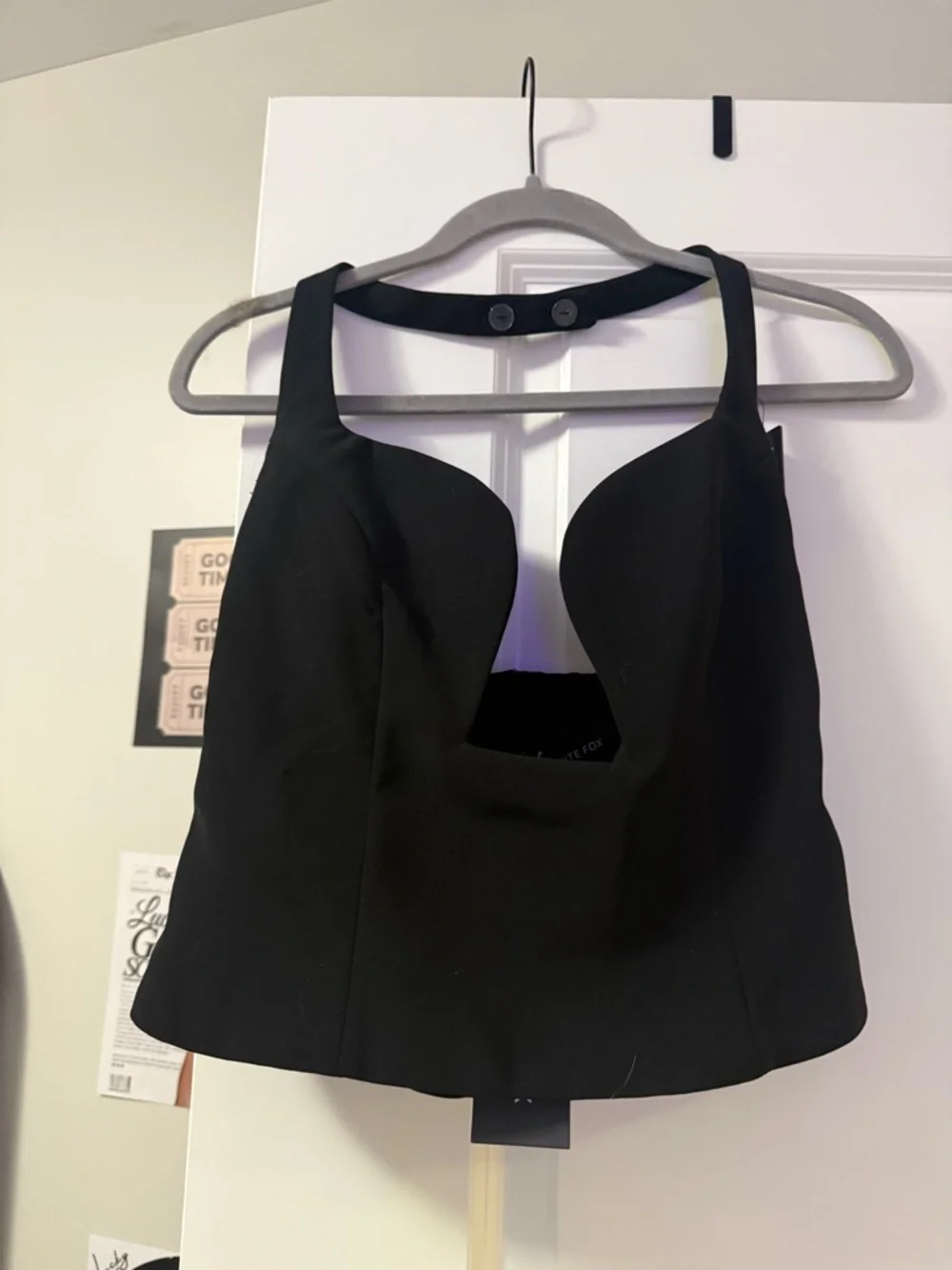 White Fox Boutique Black Cutout Crop Top - Picture 1 of 2